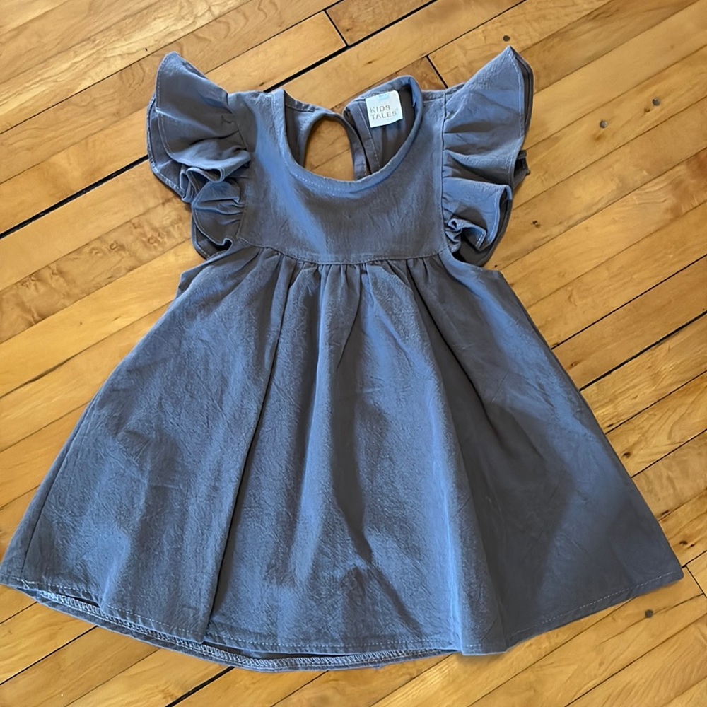 Adorable sage/olive green dress with back bow detail!